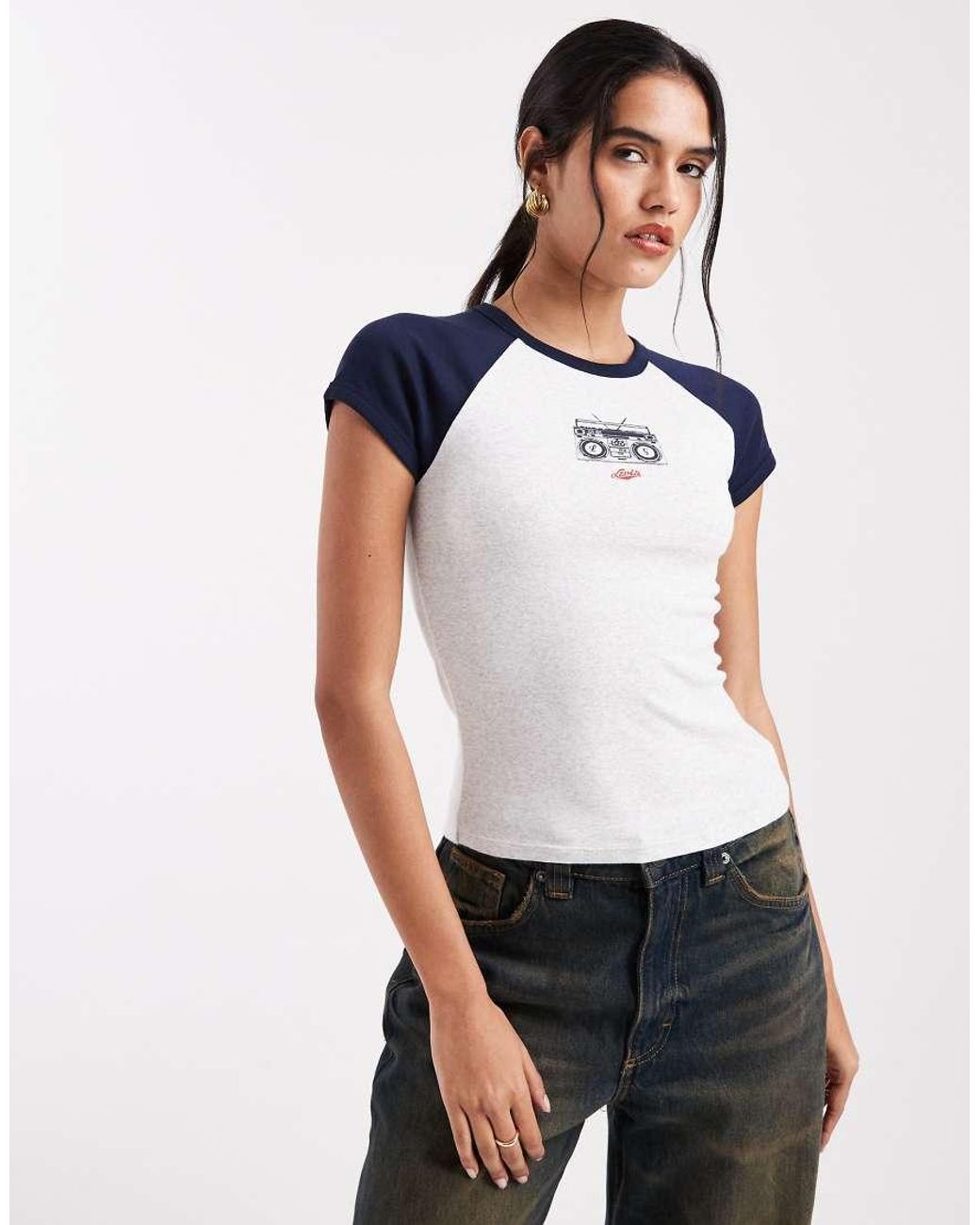 Riley T-Shirt Con Stampa Grafica Raglan Bianca di Levi's in White