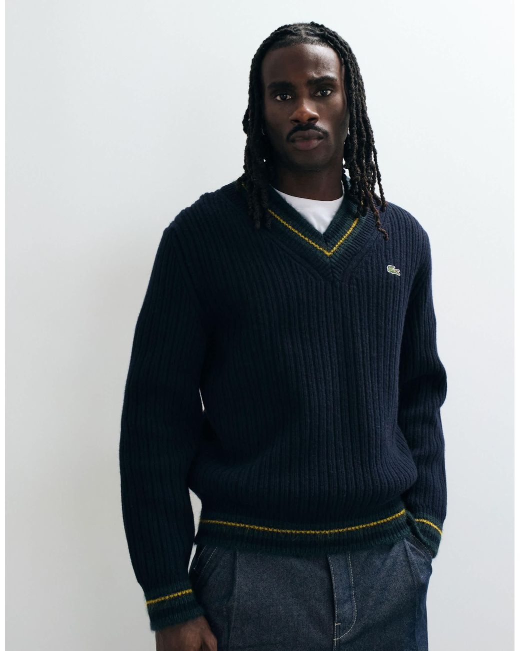 Pull col v contrasté Lacoste pour homme en coloris Blue