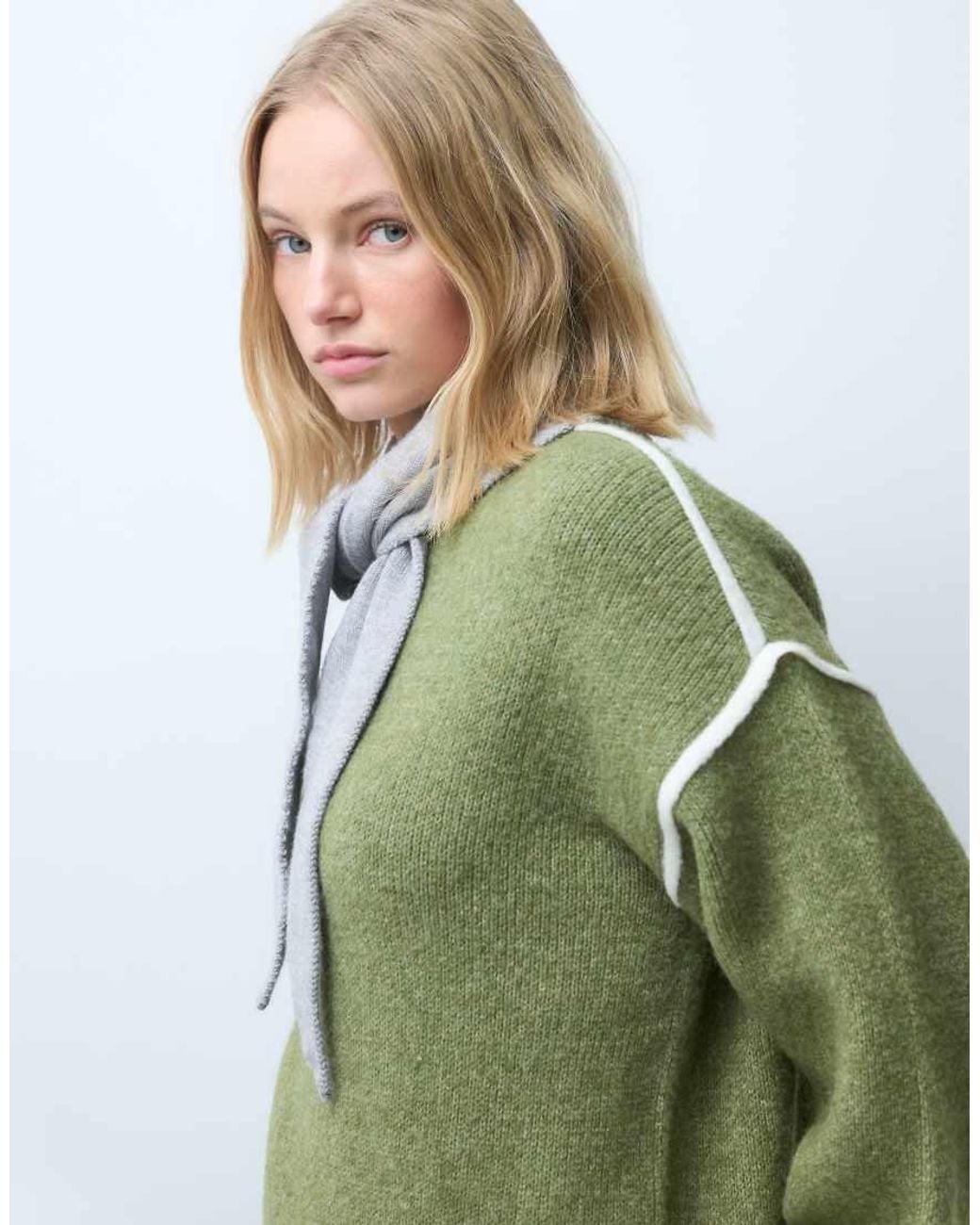 Pieces Green Small Triangle Knitted Scarf