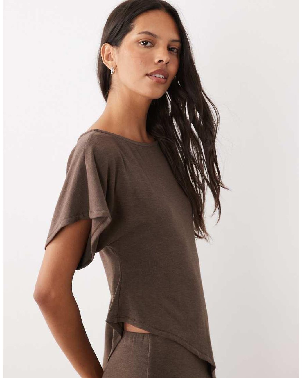 Top Estilo Capa De Conjunto En ASOS de color Brown