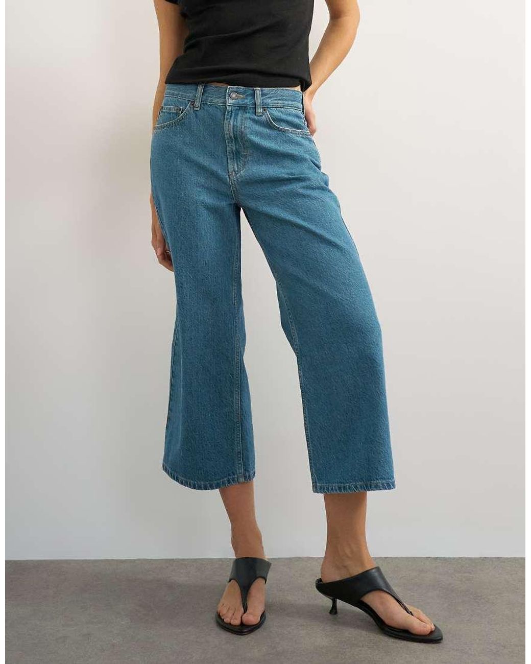 TOPSHOP Blue Relaxed Mid Rise Crop Jean