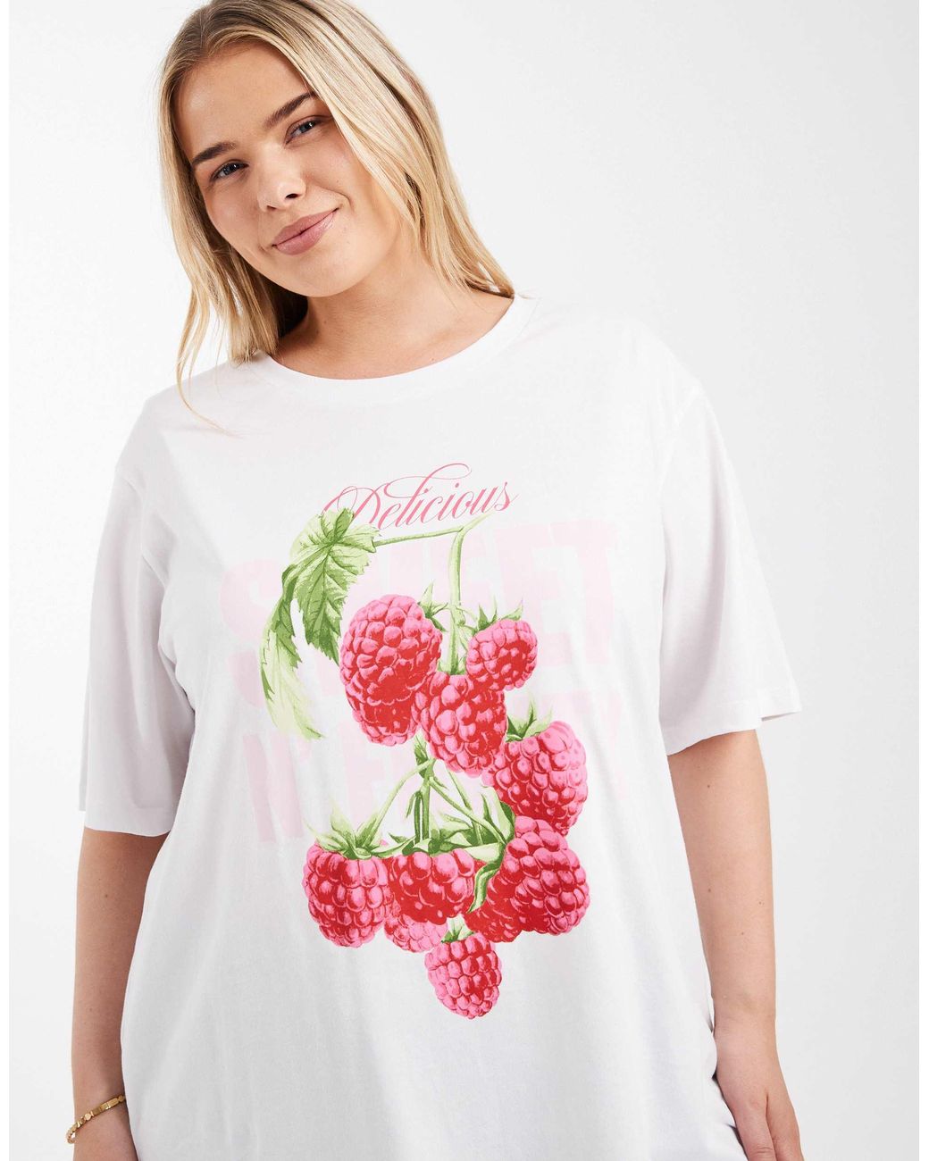White And Raspberry Color Shirt ONLY Raspberry Graphic Oversized T-shirt in White | Lyst