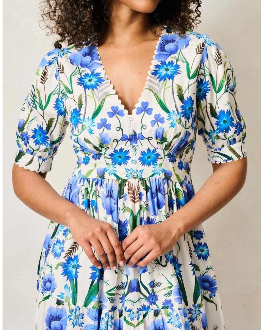 Hope & Ivy Blue The Erica V-Neck Full-Skirt Tea Dress With Puff Sleeves