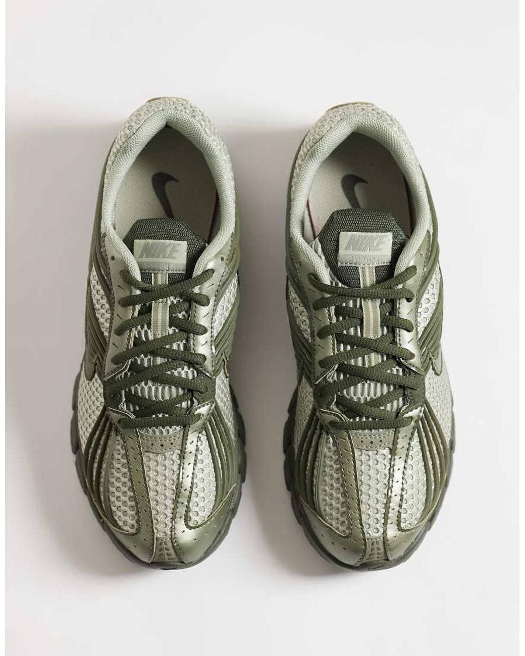 Nike Green Zoom Skylon 11 Trainers for men