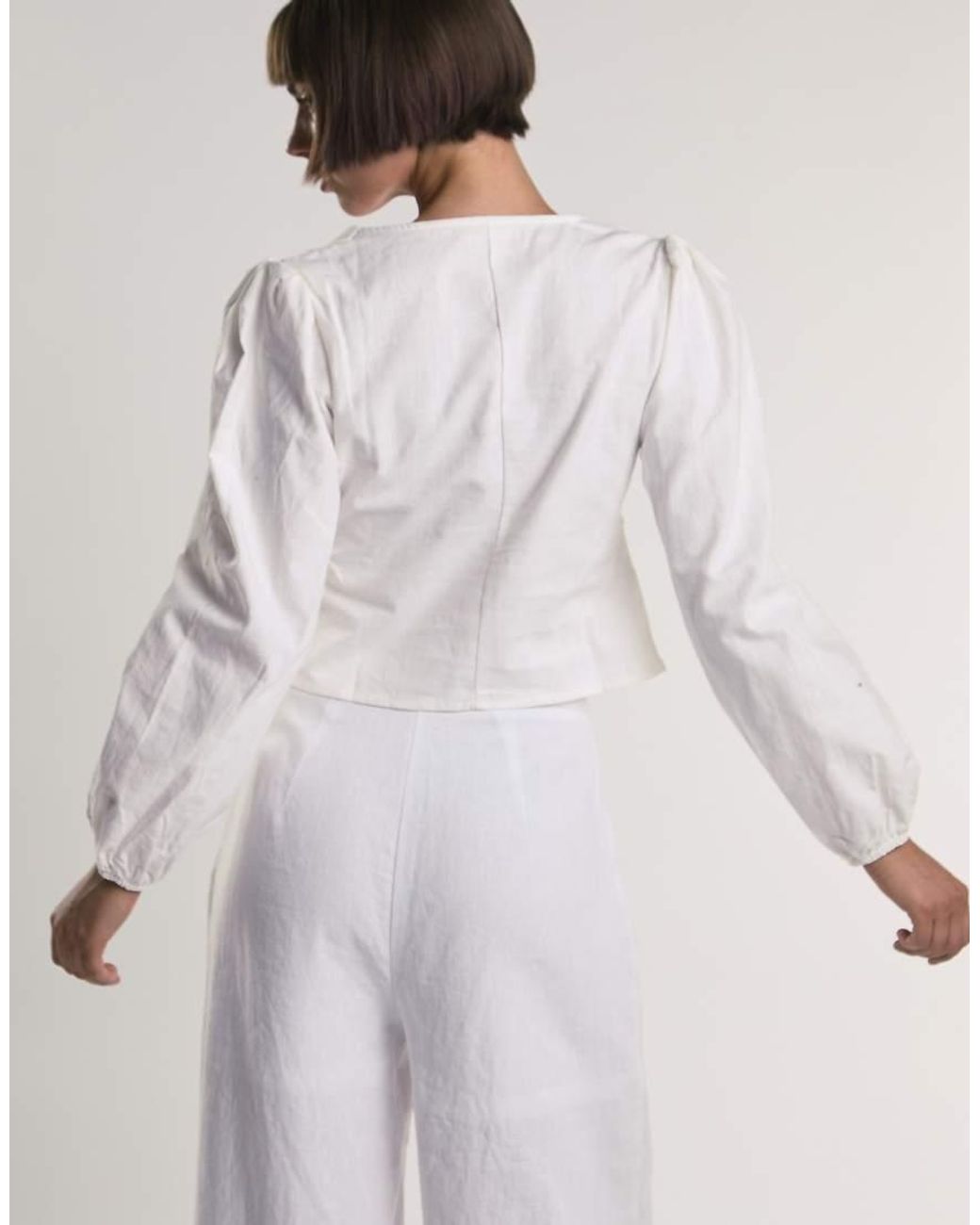 Glamorous White Long Sleeve Button Front V-Neck Blouse