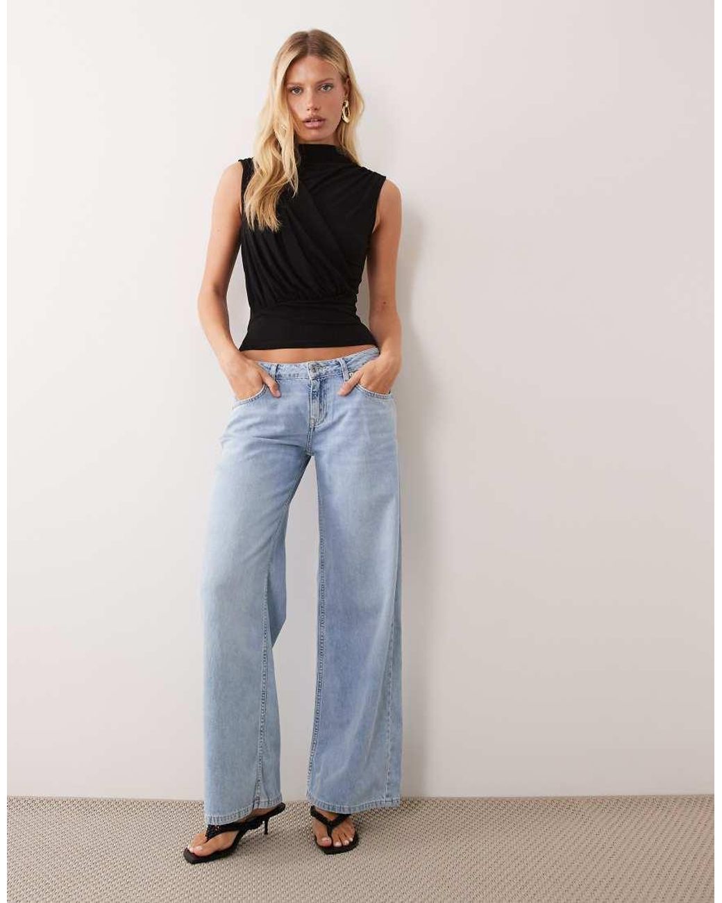 Mango Hoogsluitende Mouwloze Top Met Drapering in het Black