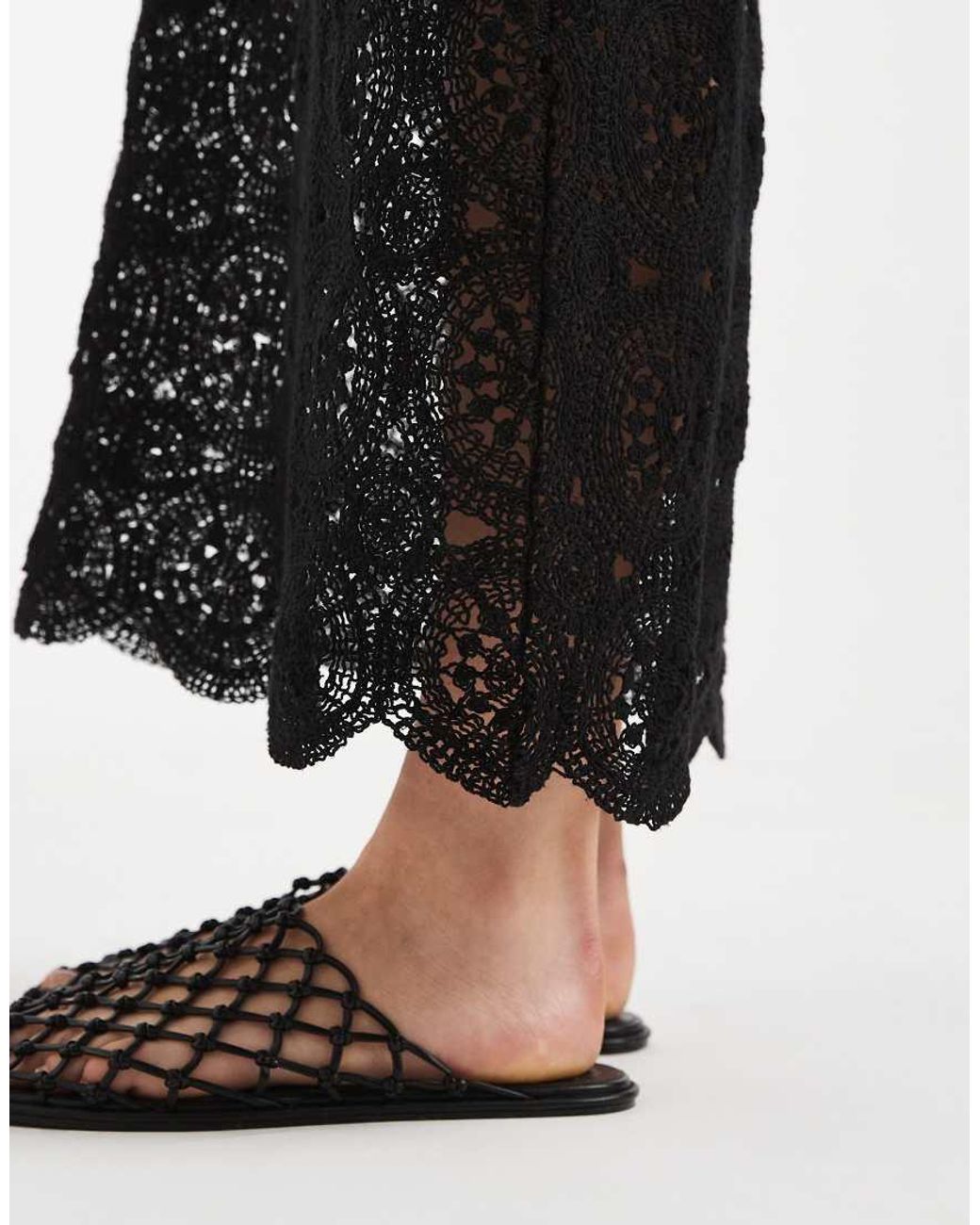 4th & Reckless Black Cotton Rich Crochet Floral Scallop Edge Beach Maxi Skirt Co-ord