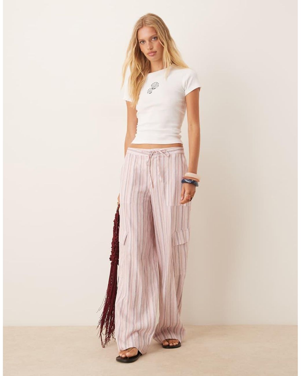 Gina Tricot Slim-Fit T-Shirt Met Korte Mouwen En Schelpenprint in het Natural