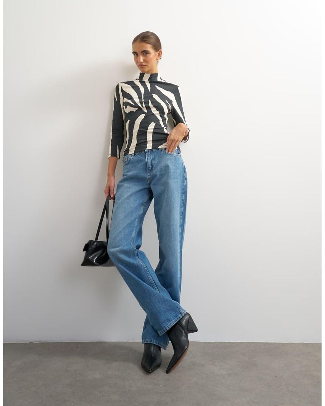 TOPSHOP White Zebra High Neck Open Back 3/4 Sleeve Top