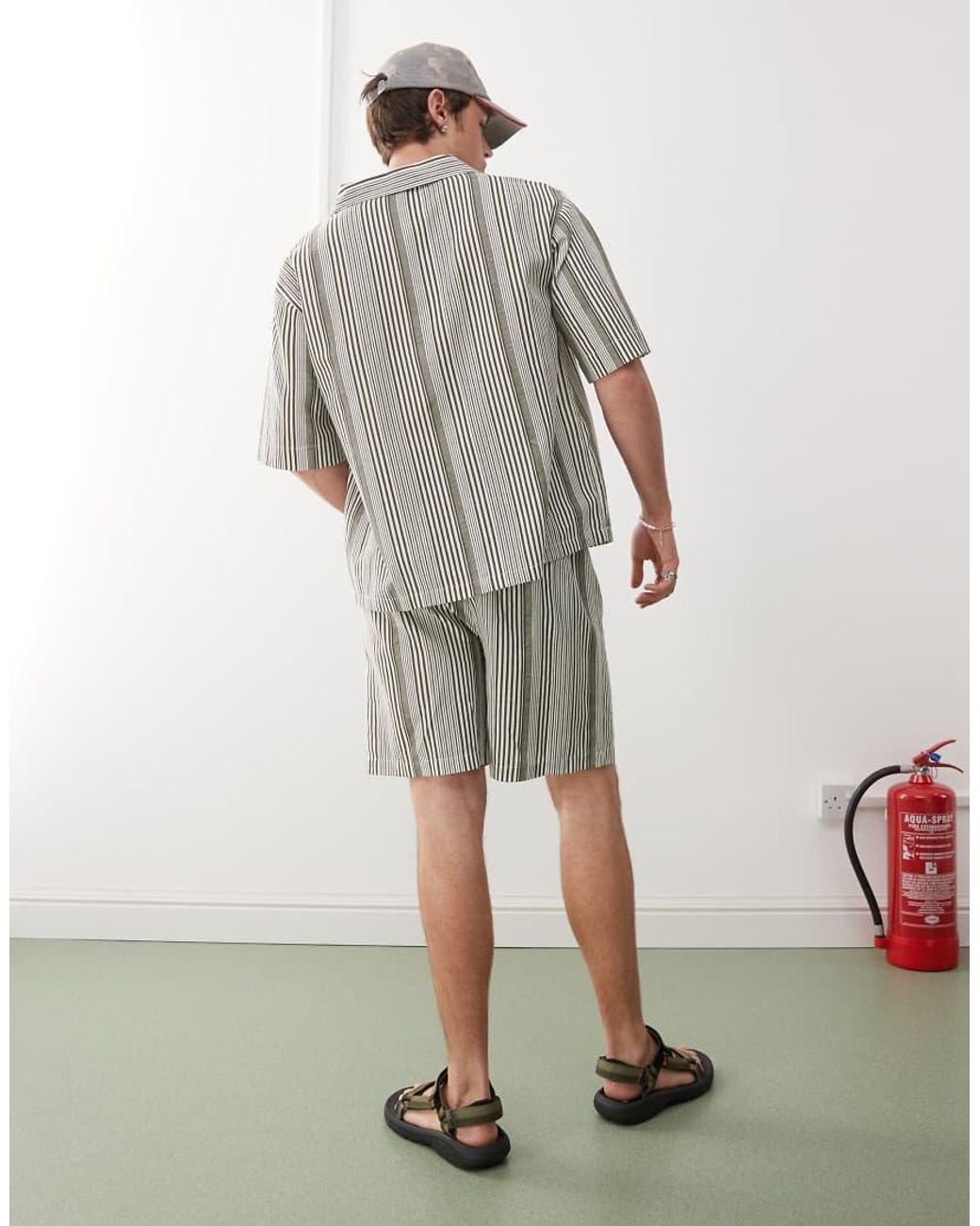 Collusion Natural Textured Woven Shorts for men