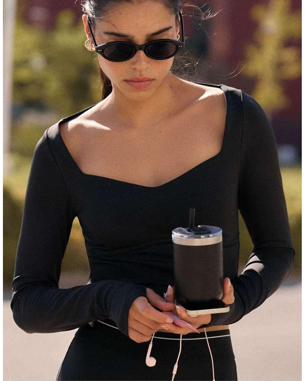 Stradivarius Black Sweetheart Neckline Long Sleeve Top With Bust Cups