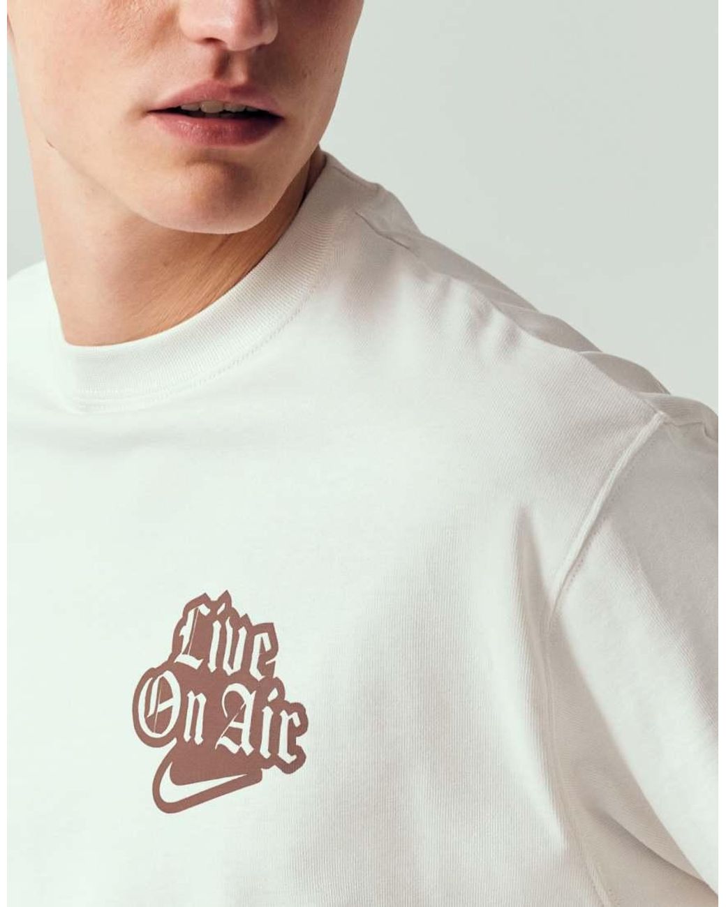 Nike White Solo Swoosh Graphic Back Print T-Shirt for men