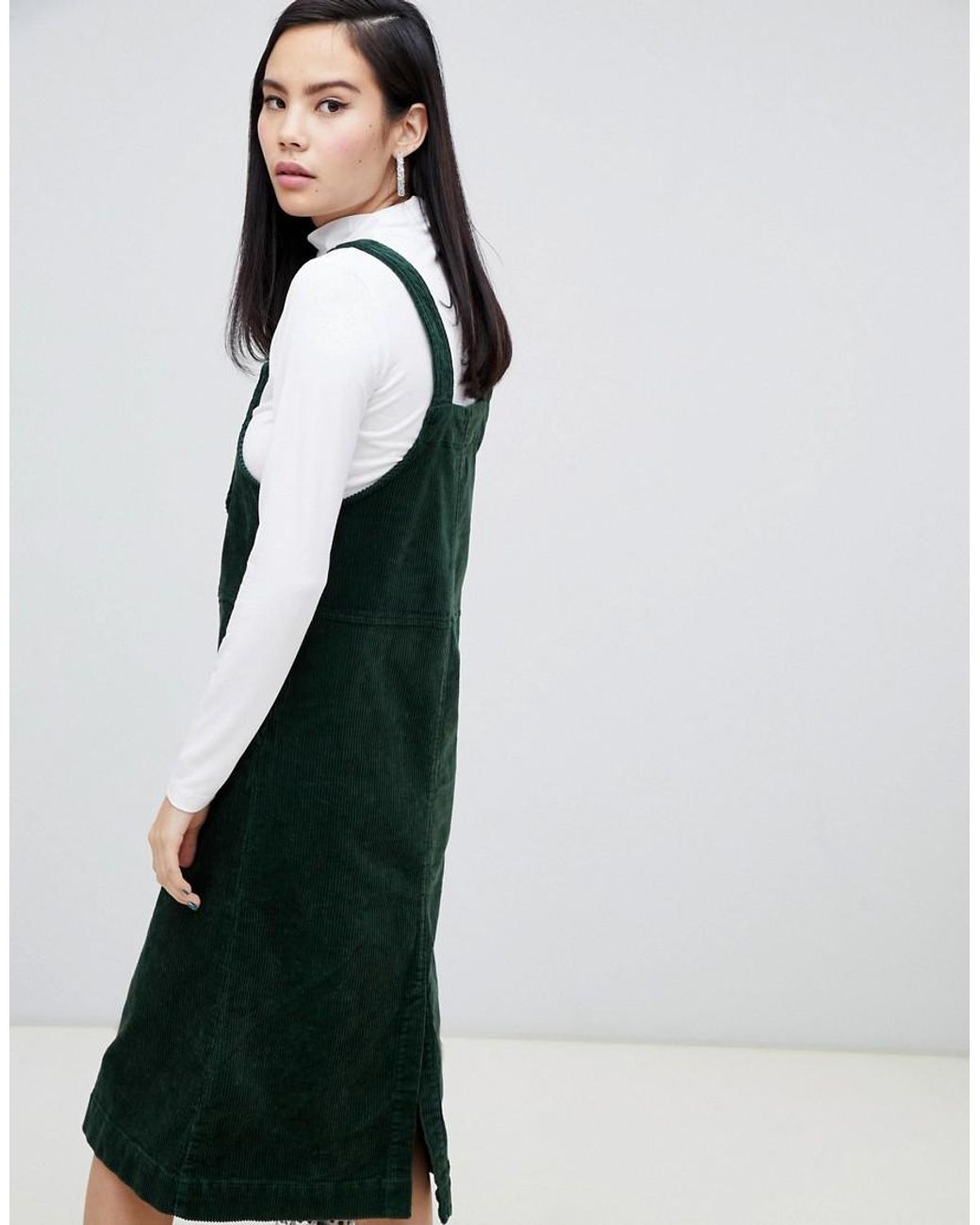 Robe salopette en velours c tel Vert fonc Monki en coloris Vert