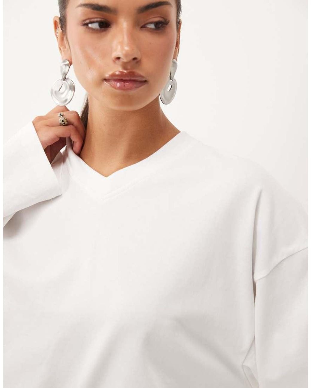 Lioness White Bloom V-neck Oversized Long Sleeve T-shirt