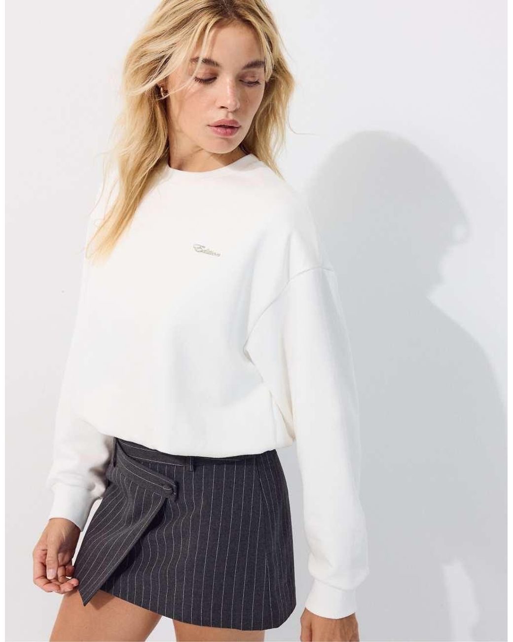 Stradivarius White Balloon-hem Cropped Sweatshirt
