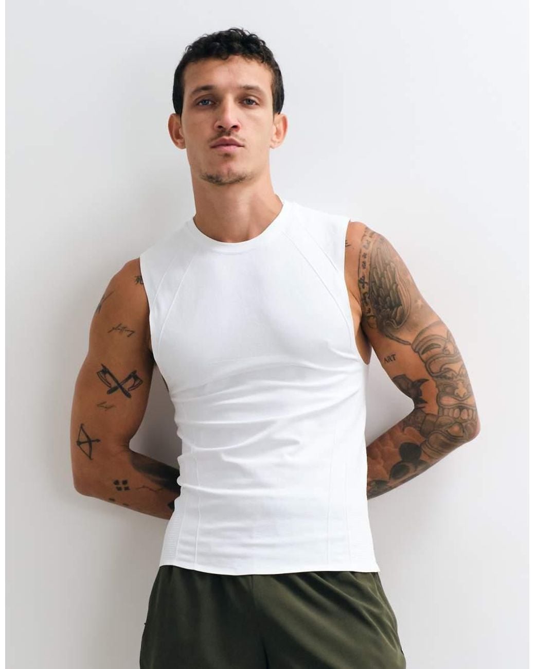 4505 White Seamless Physique Defining Muscle Fit Compression Base Layer Tank for men