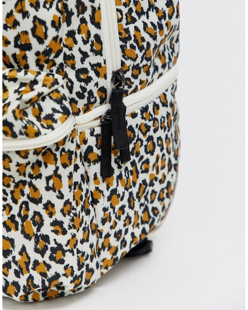 Mochila en estampado de leopardo Heritage Nike Lyst