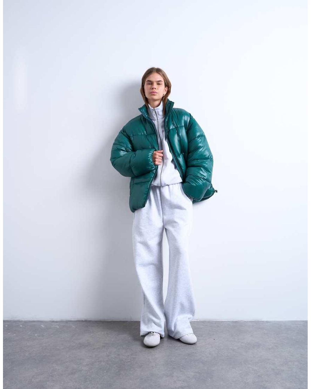 TOPSHOP Hoogglanzend Halflang Puffer Jack in het Green