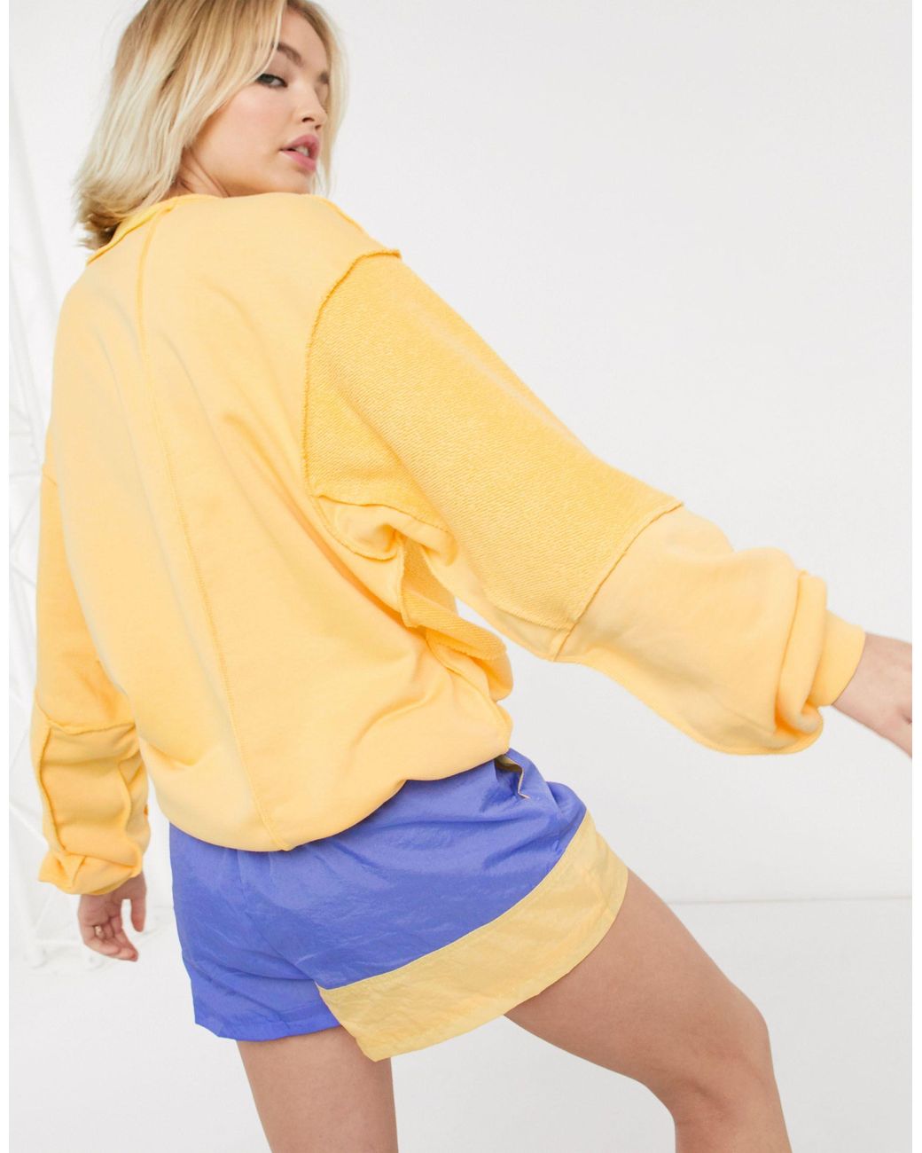 Sweat-shirt avec empiècements effet envers Nike en coloris Jaune | Lyst