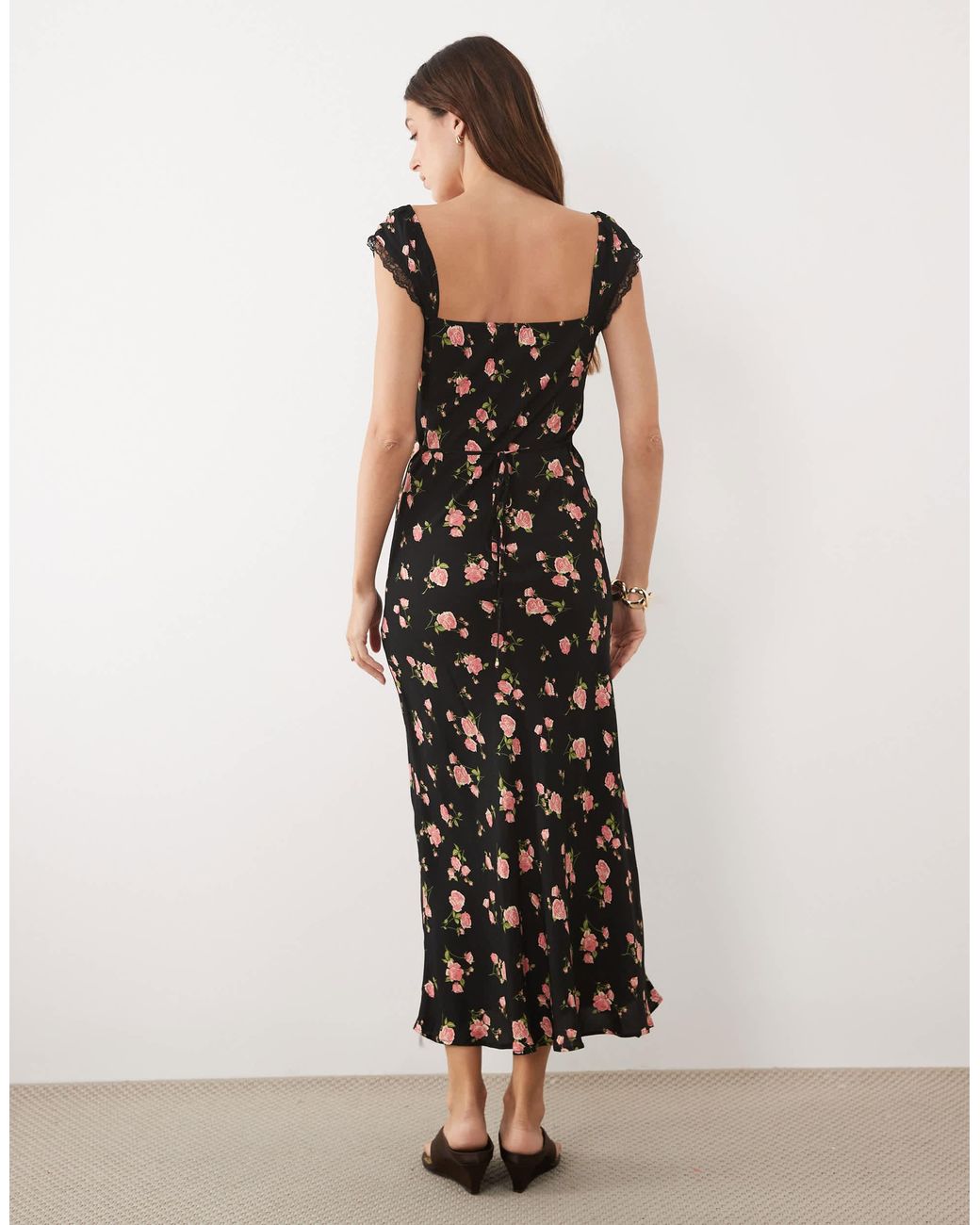 Mango Black Midikleid mit herzausschnitt und blumenmuster