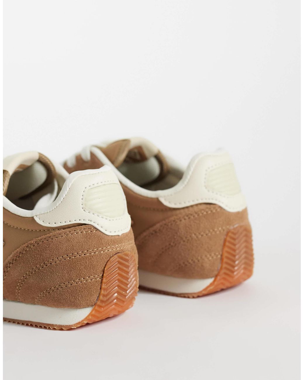Gorton baskets en daim Umbro en coloris White