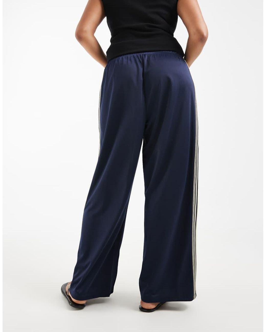 Joggers Rectos Con Raya Lateral En ONLY de color Blue