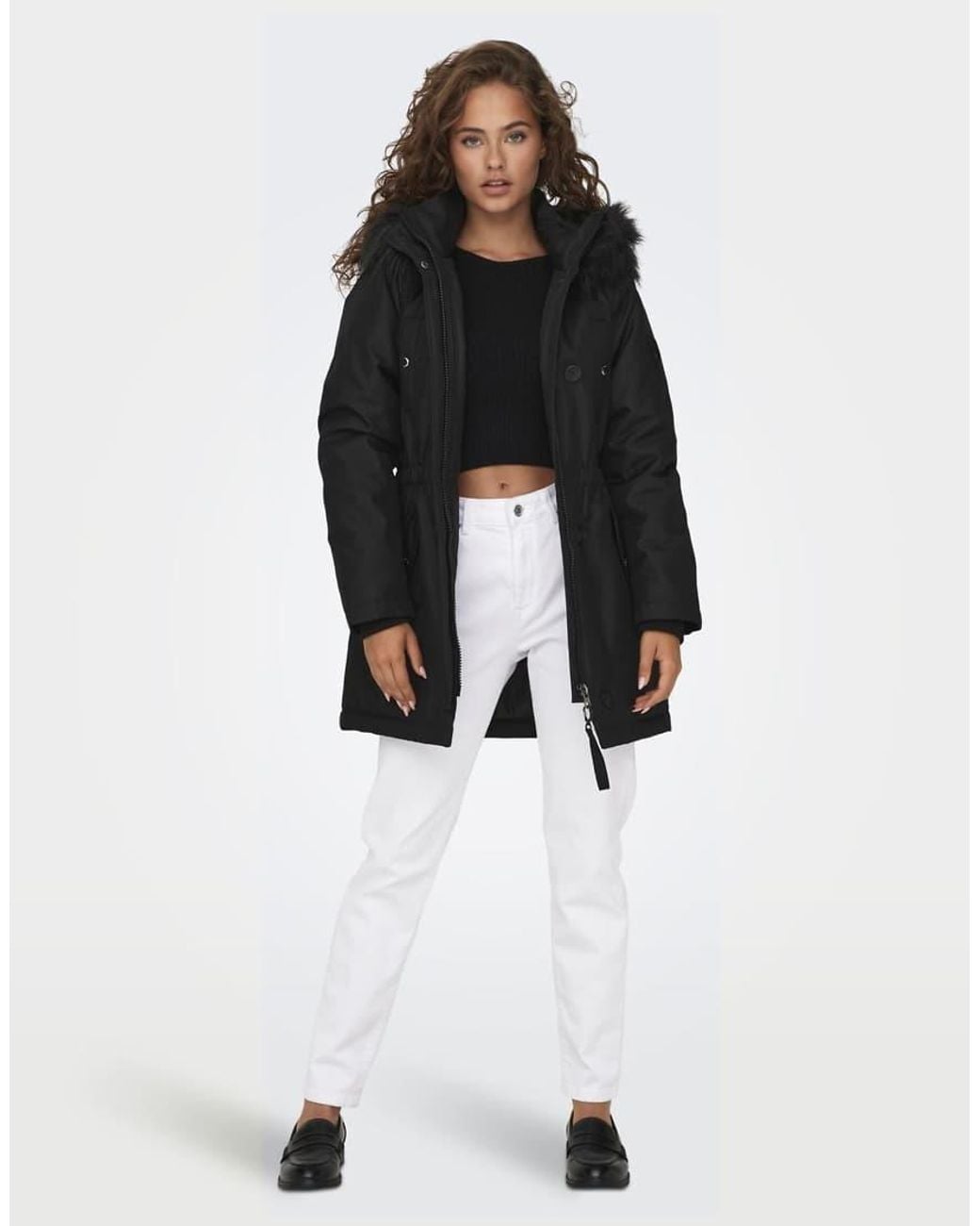 Parka Negra ONLY de color Black
