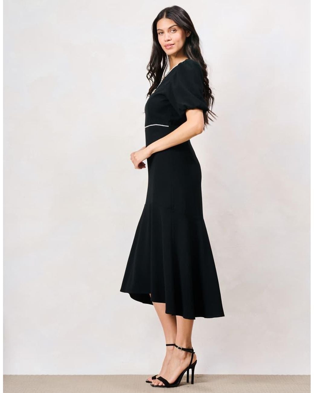 Hope & Ivy Black The Sutton Puff Sleeve Midi Dress With Dimond Trim Detailing