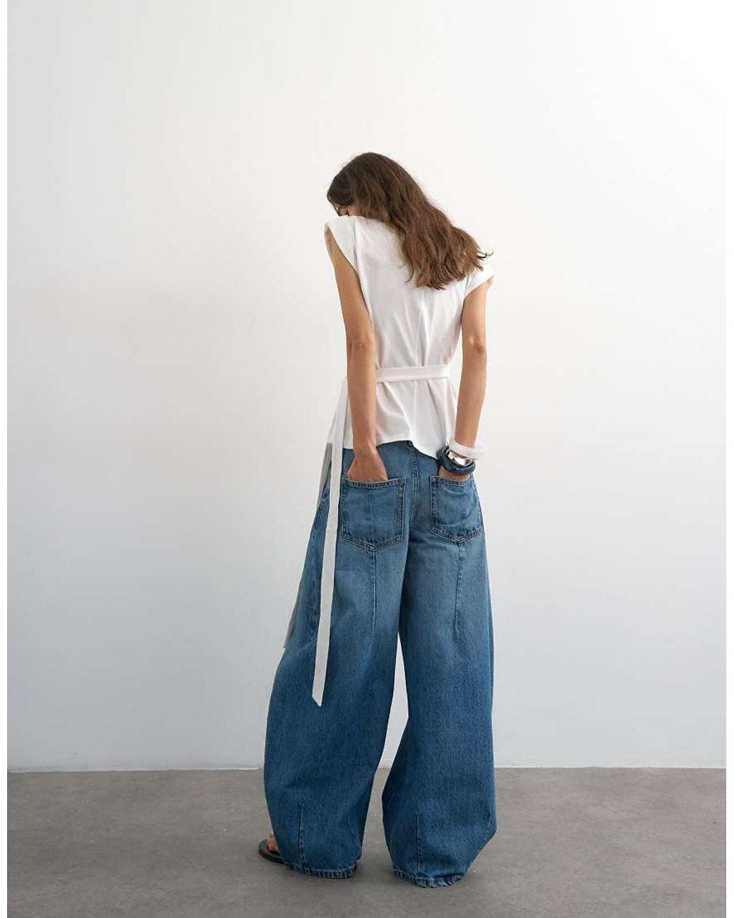 TOPSHOP Blue Mid Rise Darted Horseshoe Barrel Jeans