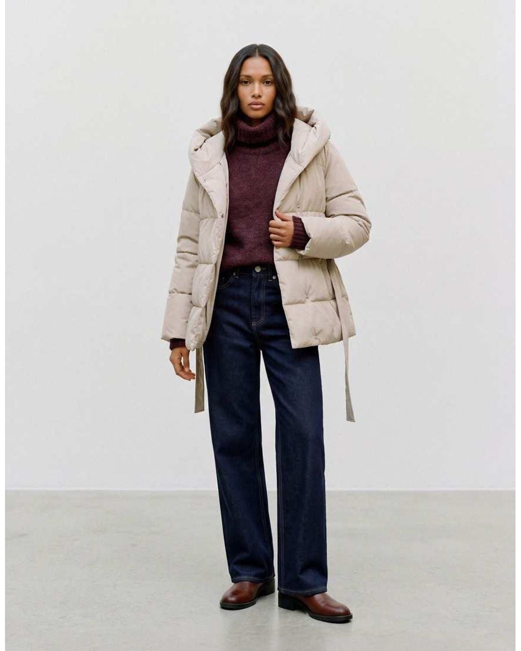 Vero Moda Mia Gewatteerd Jack Met Capuchon, Ceintuur En Drukknoopsluiting in het Blue