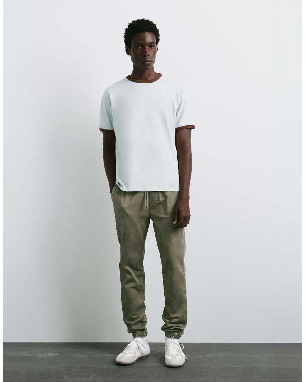 Pull&Bear White Regular Fit Jogging Trousers for men