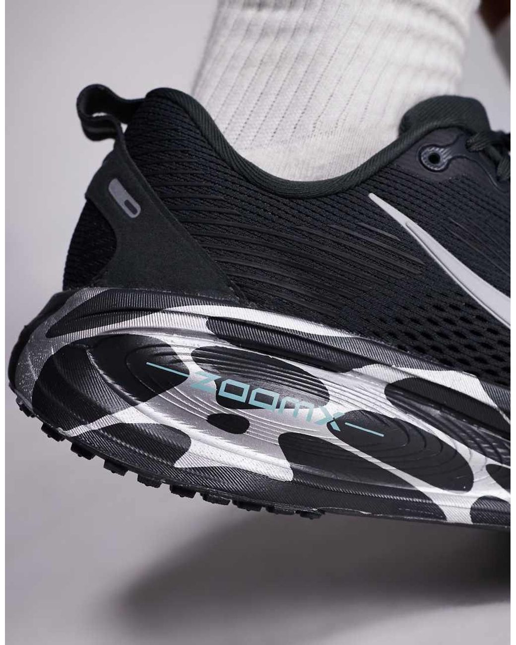 Nike Gray Vomero 18 Trainers for men