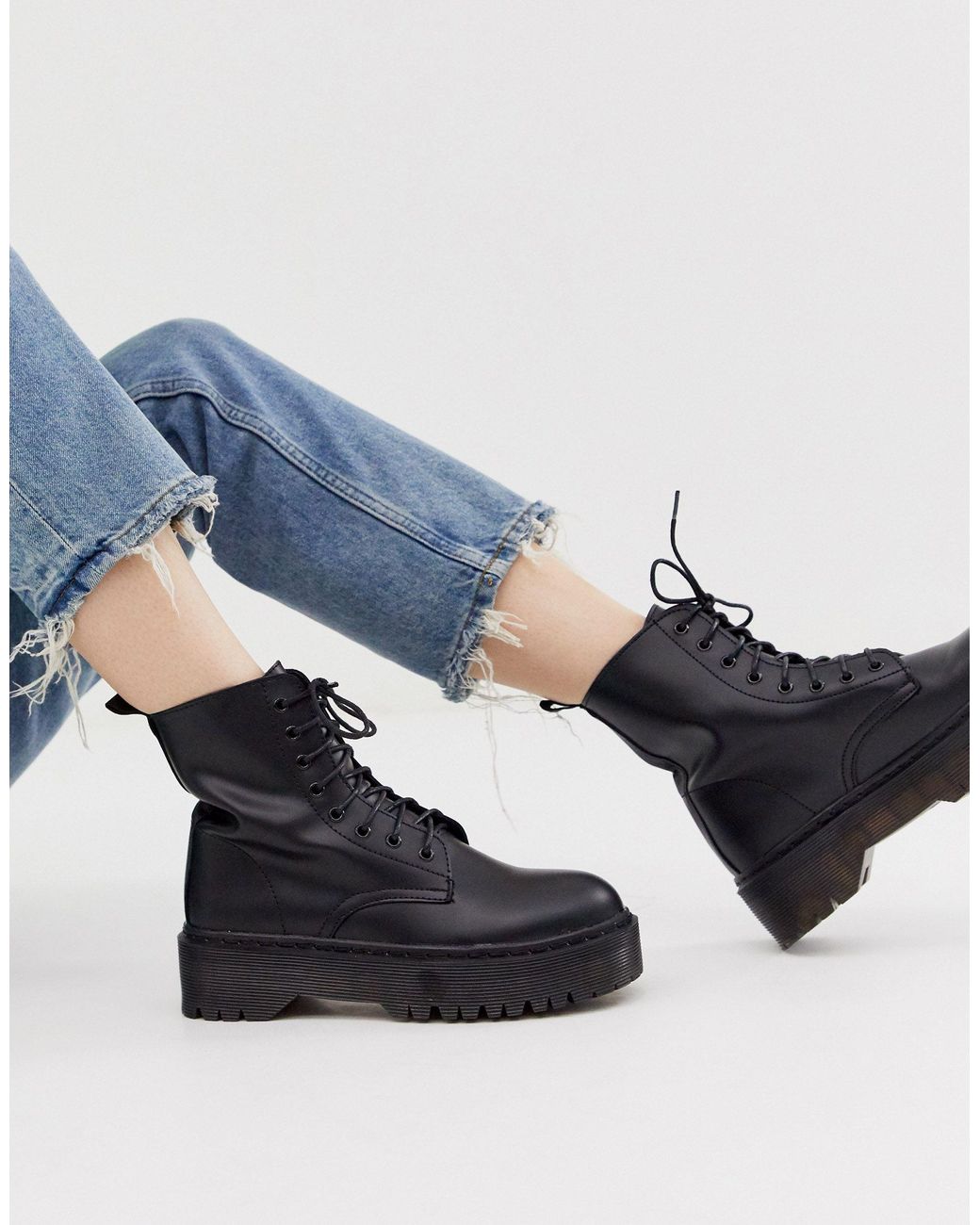 black flatform boots