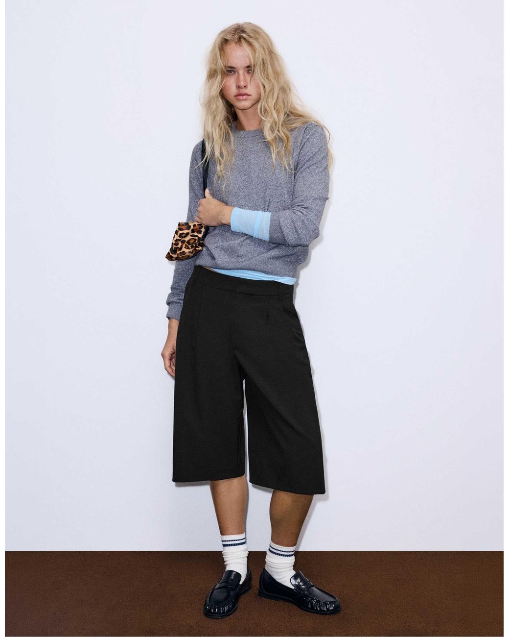 Pull&Bear White Bermudashorts mit bügelfalten