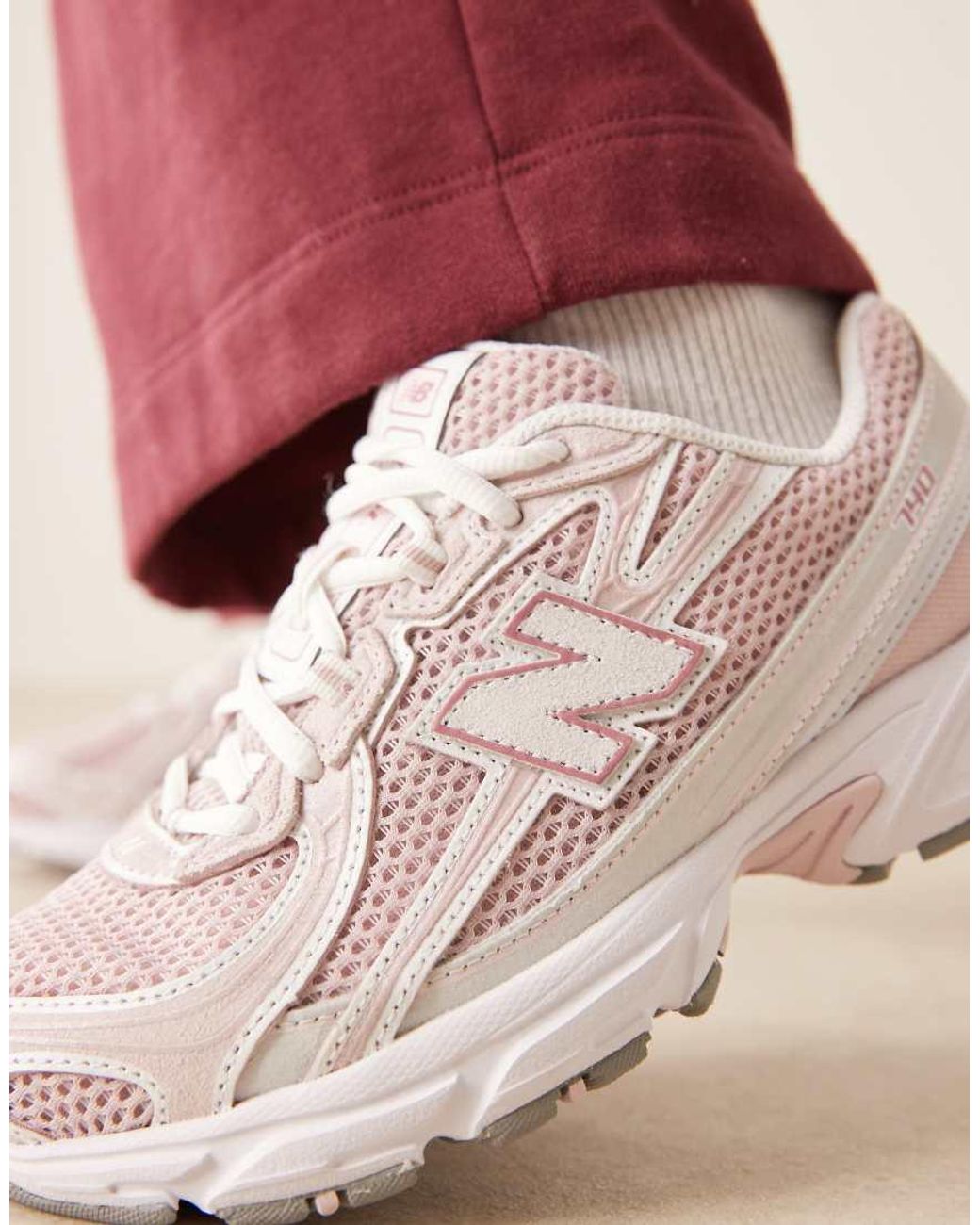 New Balance Natural 740 Trainers