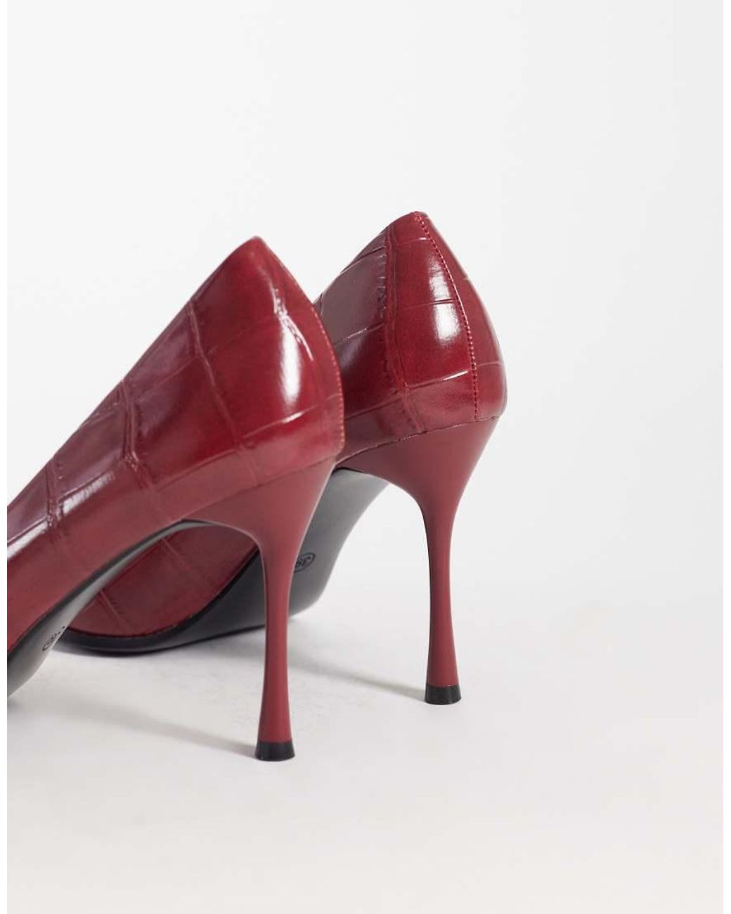 SEQWL Red Pumps With Gold Detail