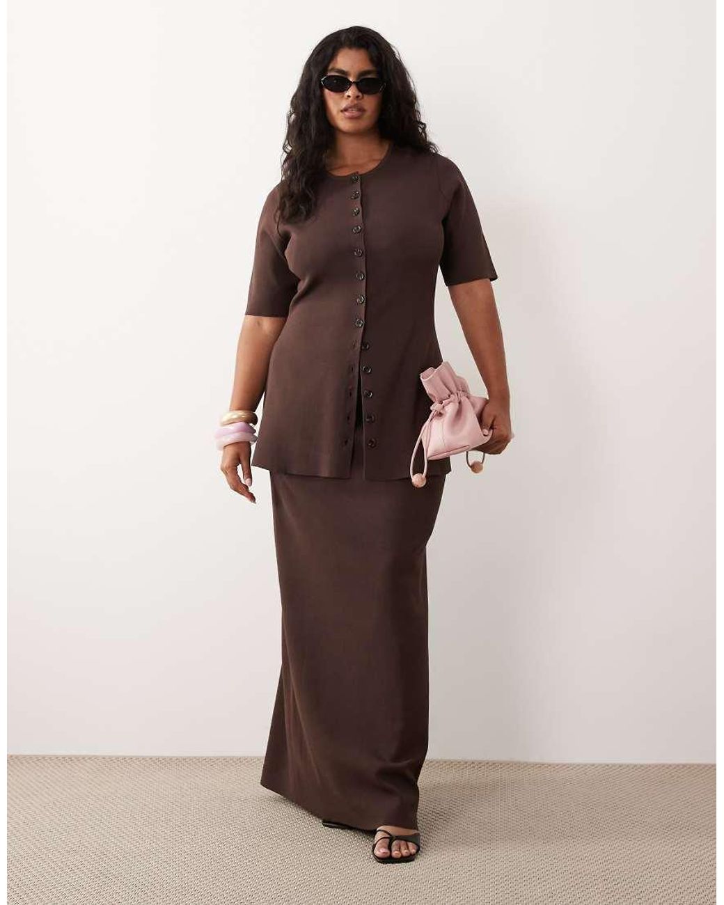 Pretty Lavish Curve Brown Lilah Knitted Scoop Neck Longline Top