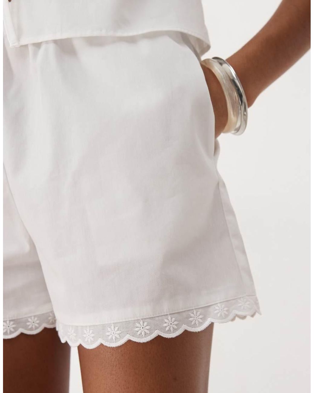 Collusion Natural Short With Broderie Detail