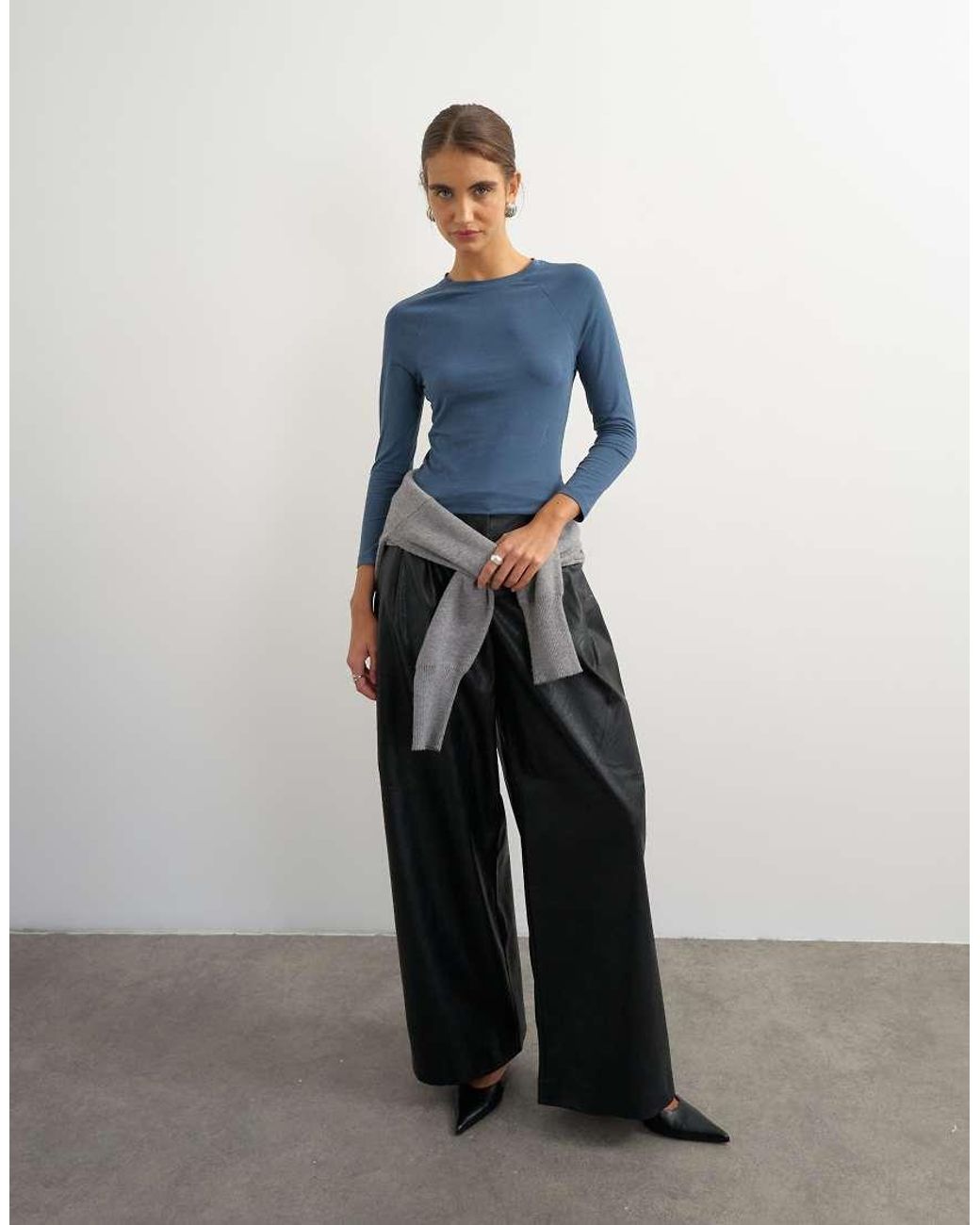 TOPSHOP Blue Crop Sleeve Clean Raglan Top