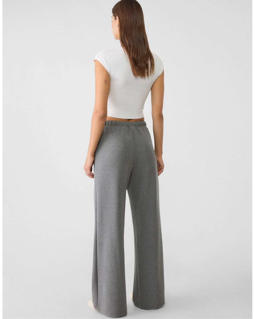 Pantalon ample doux au toucher à surpiqûres - foncé Stradivarius en coloris Gray