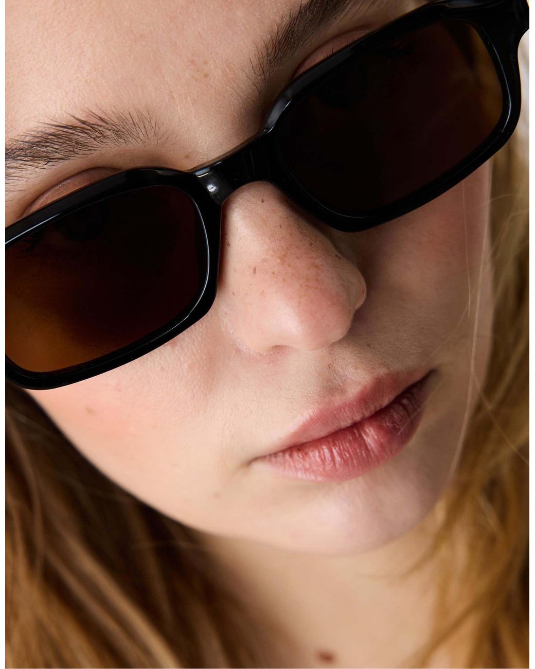 Lunettes Stradivarius en coloris Black