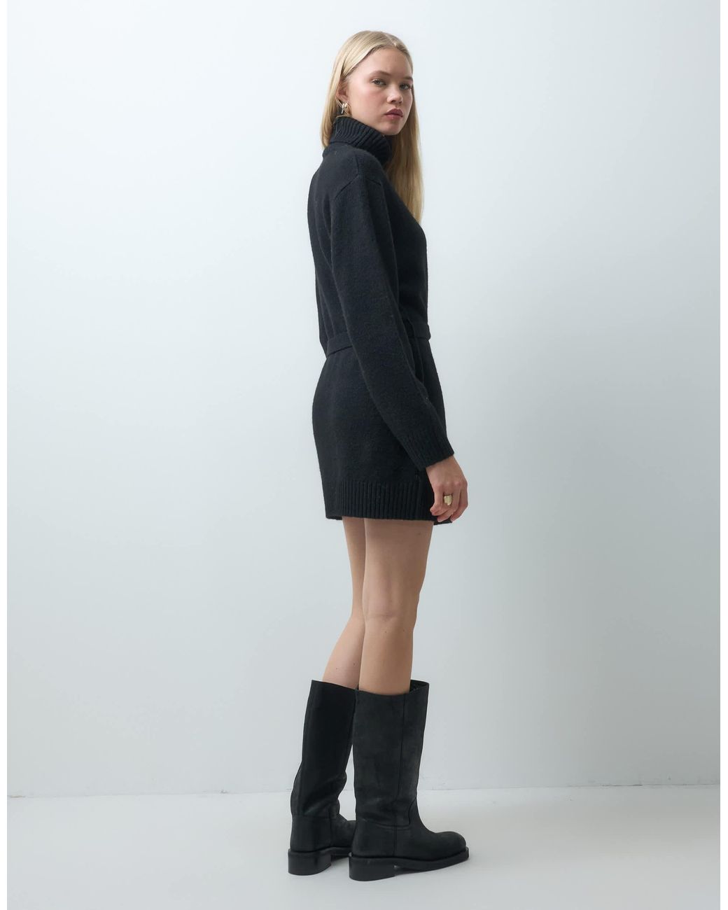 Robe courte en maille à col roulé e Threadbare en coloris Black