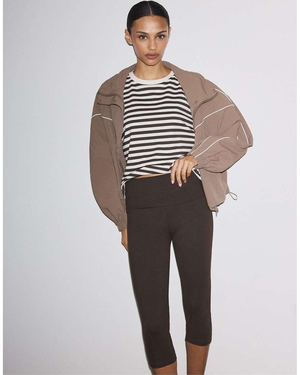 Stradivarius White Capris