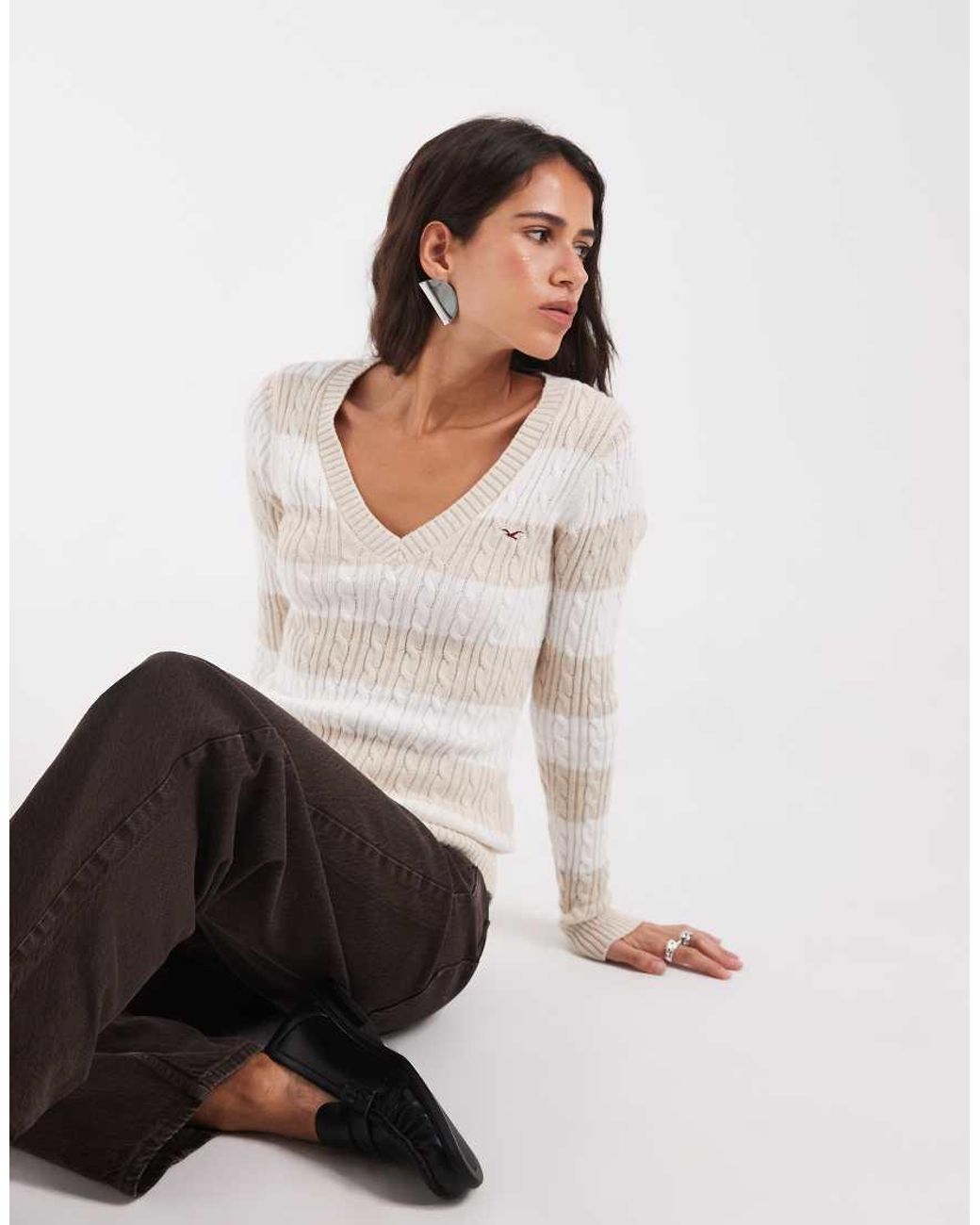 Hollister White Fitted Cable Knit V Neck Jumper