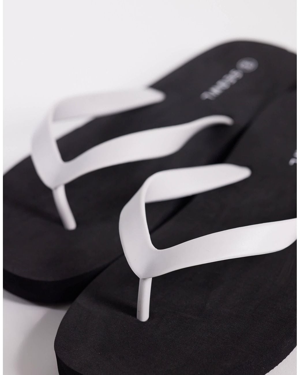 SEQWL White Flip Flops for men