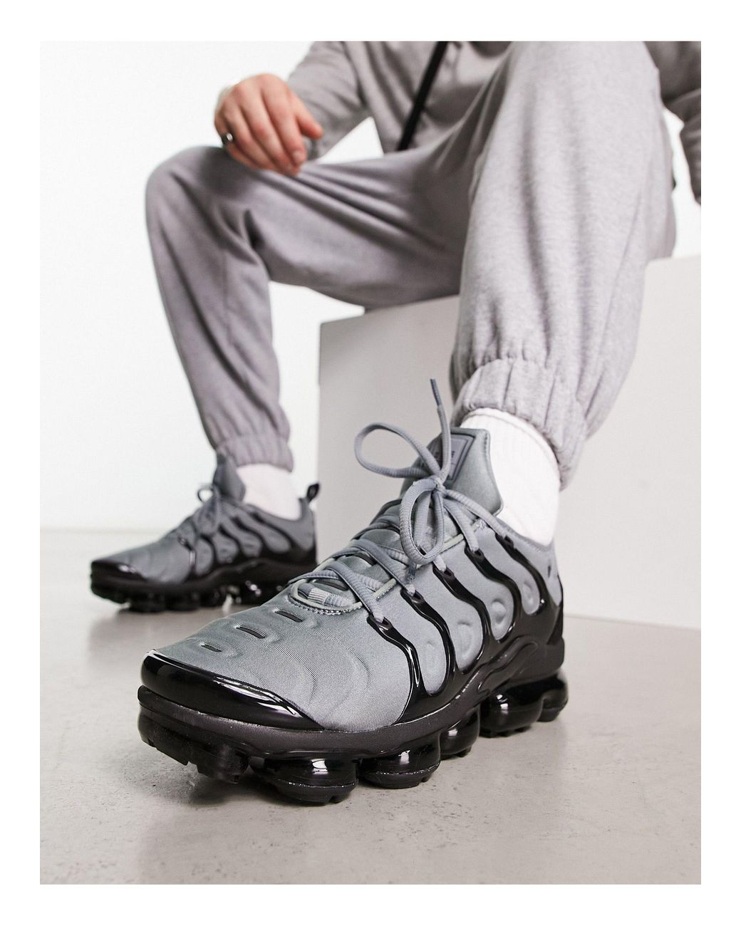 hierro desmayarse Contribuir Nike Air Vapormax Plus Trainers in Grey for Men | Lyst UK