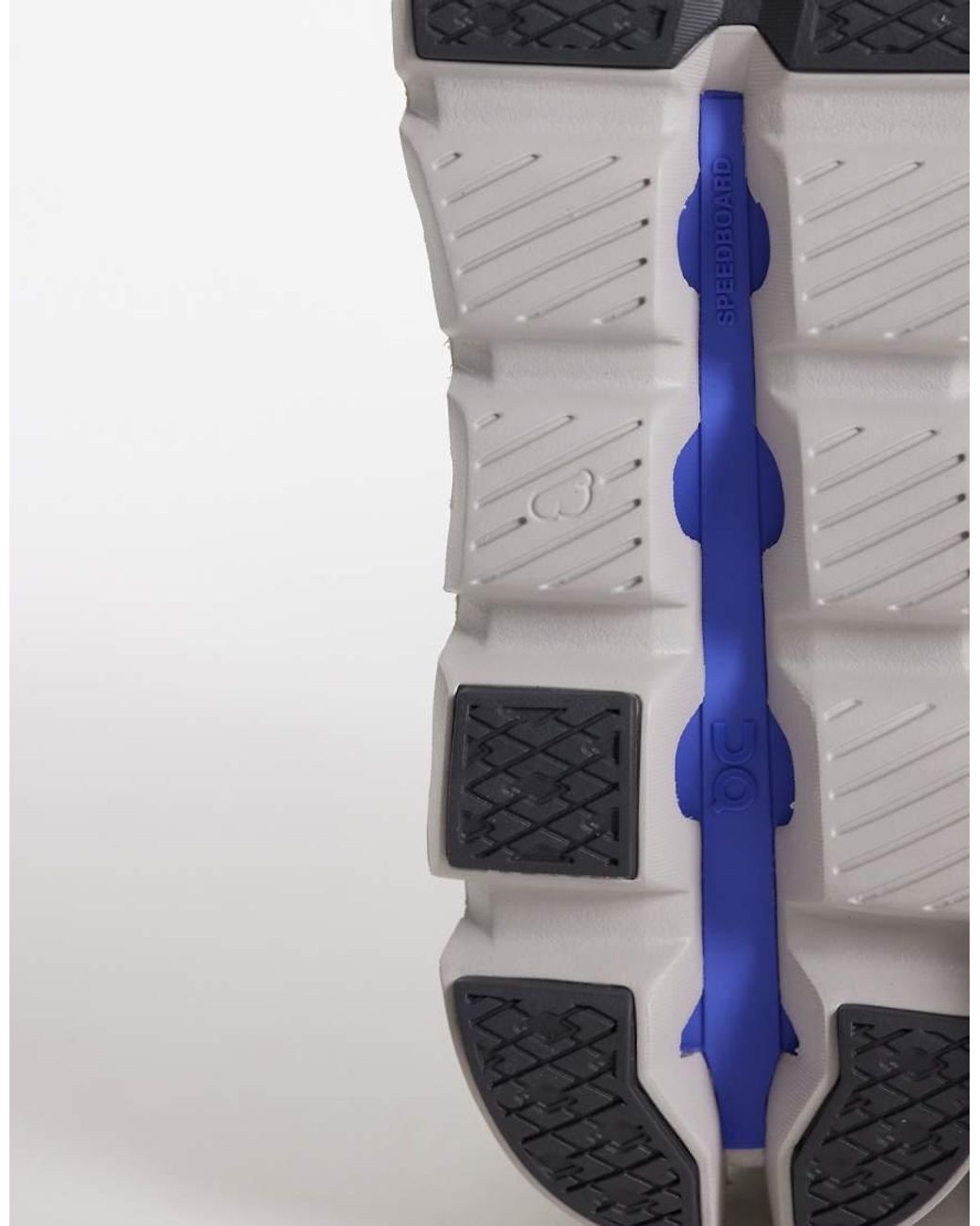 On Shoes White Cloudswift 4 Running Trainers for men