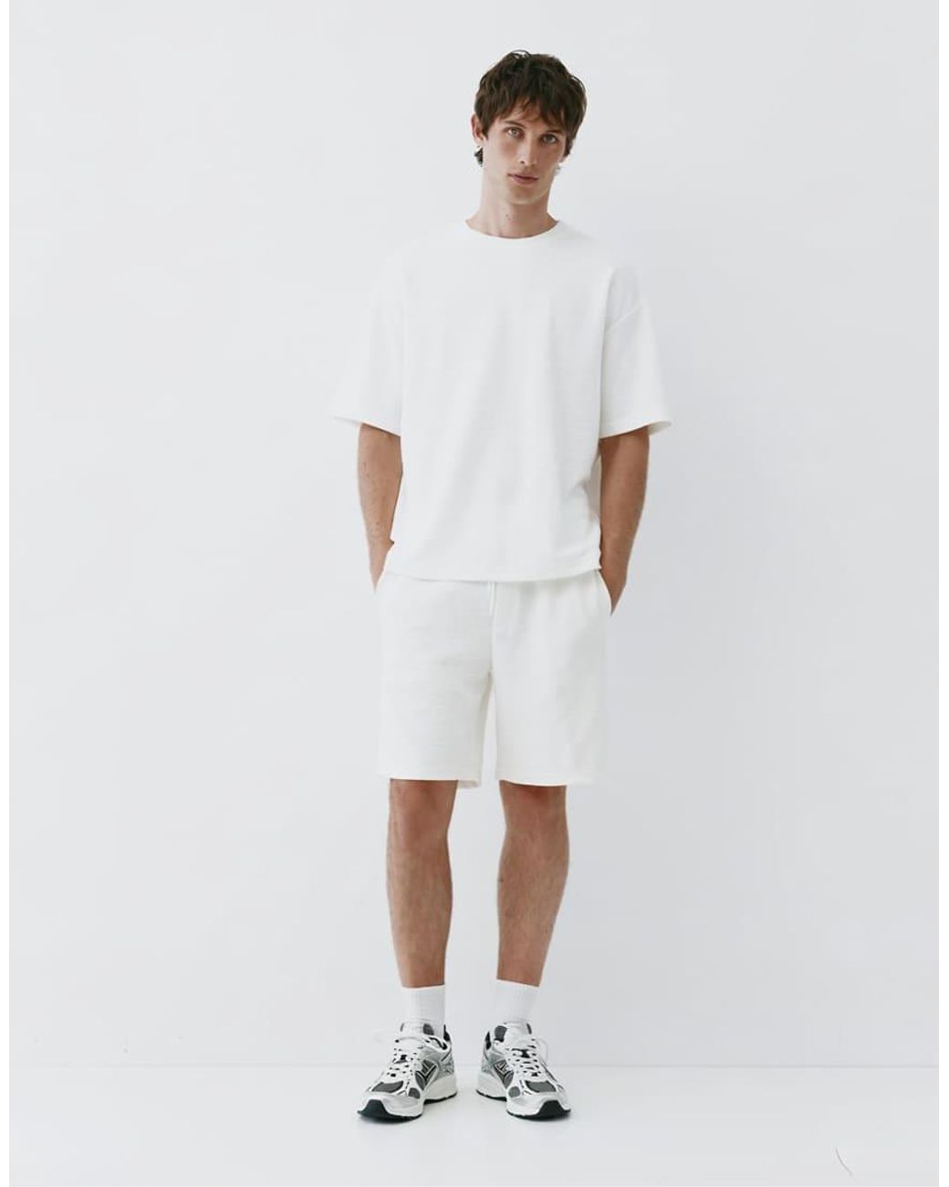 Pull&Bear White Textured Relaxed Fit T-Shirt for men