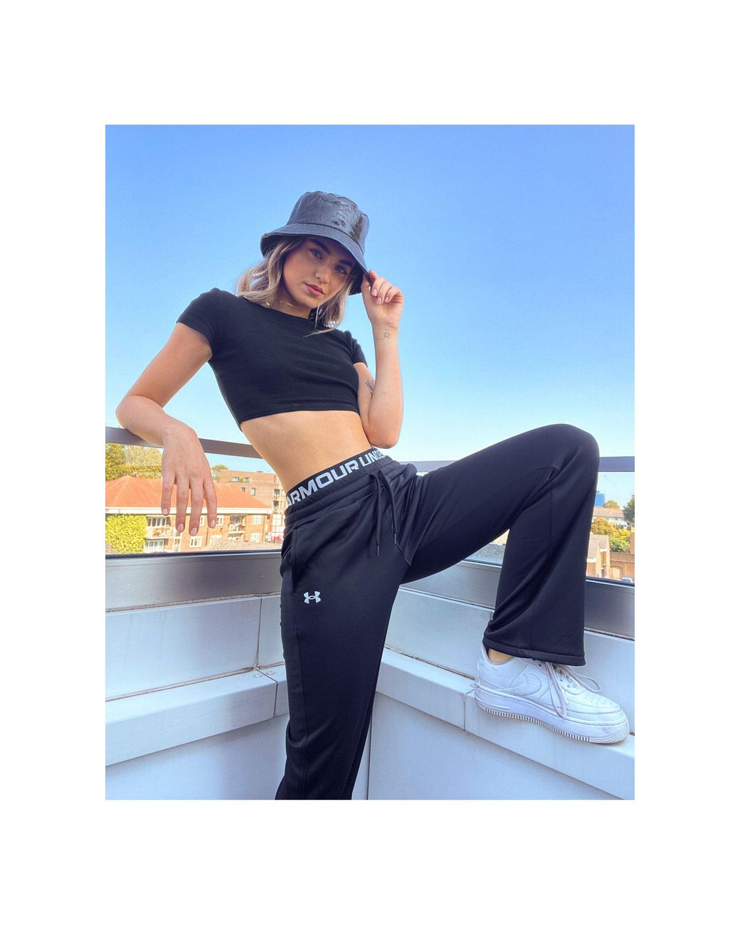Womens black clearance under armour sweatpants