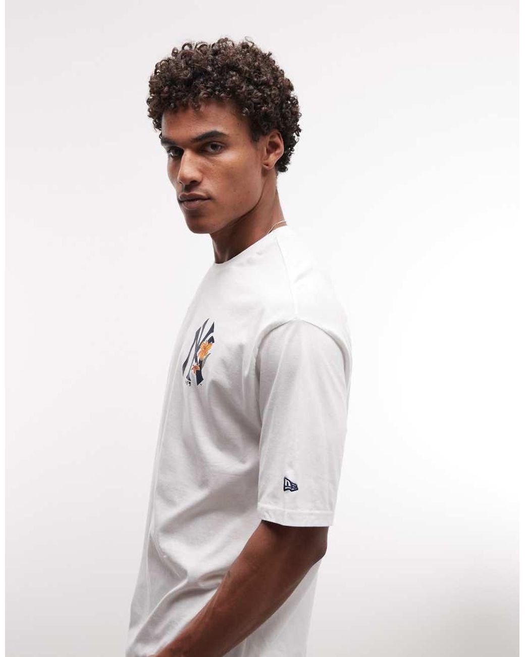 KTZ White Ny Yankees Floral Logo With Back Graphic T-Shirt for men